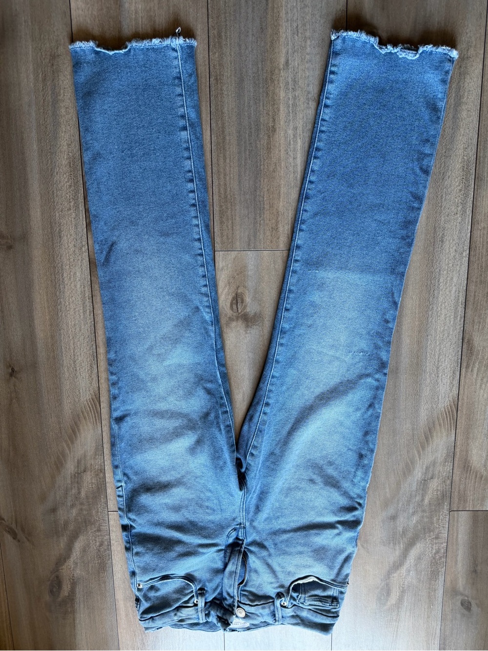 Good American Light Blue Straight Leg Jeans with Frayed Hem - Picture 2 of 14